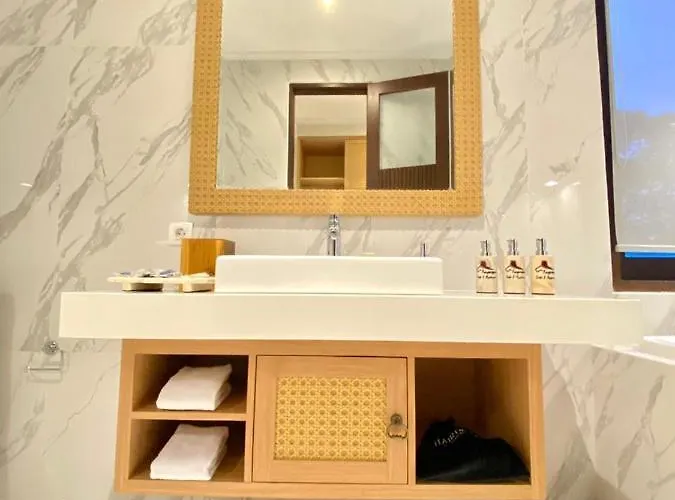ホテル Kayangan Boutique サヌール